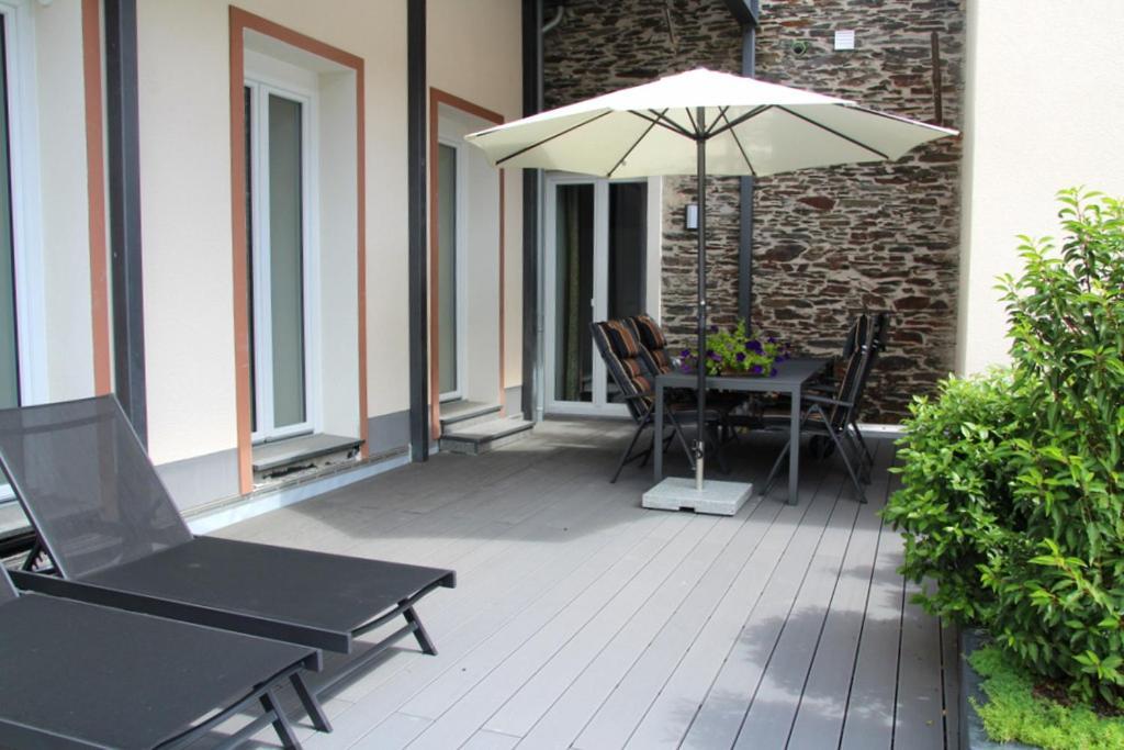 Moselromance - Luxusapartment - Grosse Terrasse - Ruhige Lage Traben-Trarbach Exterior photo